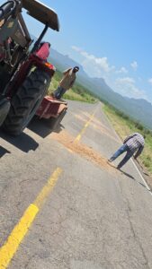 Rehabilitando carretera en rodeo