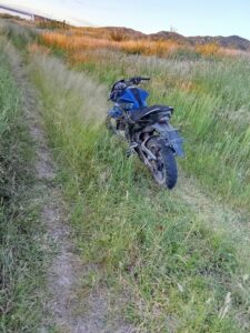 Motociclista lesionado al derrapar la jaca de acero en carretera Panamericana.
CANATLÁN, Dgo.- Daños personales sufrió Noel Gilberto Quintero Carrillo, al derrapar en la motocicleta en la que transitaba por la carretera federal Panamericana, a la altura del Kilómetro 65, casi con el entronque al poblado Medina, municipio de Canatlán.
