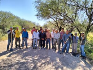 Ejidatarios y gobierno municipal de Rodeo rehabilitan camino