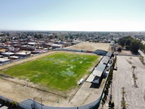 Realizan labores de mantenimiento al estadio JRH