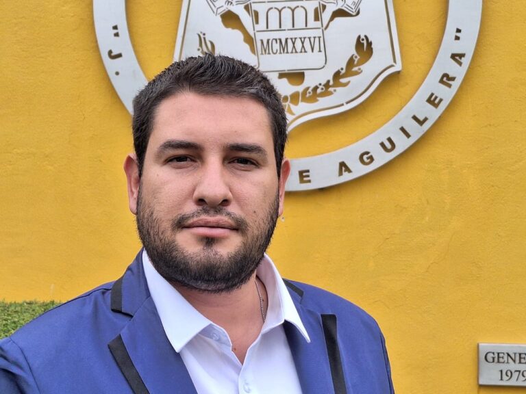 Maestro Julián Carrasco Navarrete.