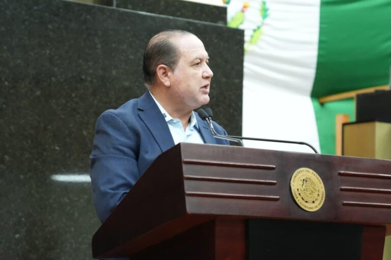 Propone Alanís Herrera conmemorar 200 años  de vida parlamentaria en Durango
