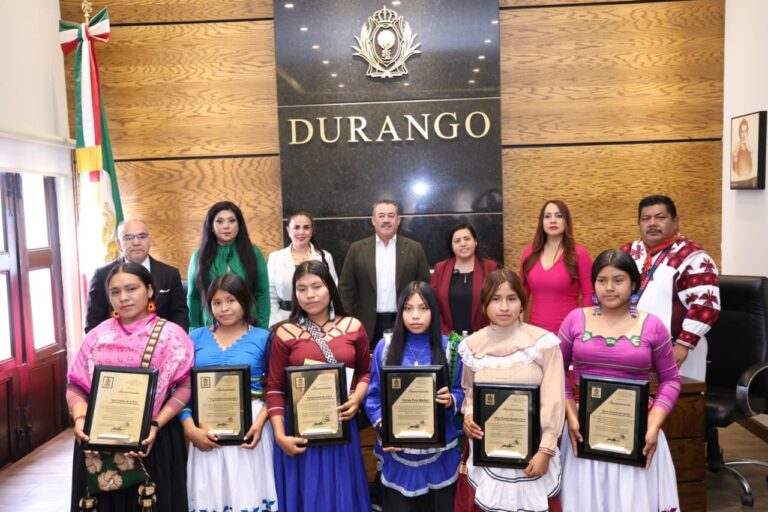 Por su colaboración en la Carta de la Tierra a lenguas originarias.  Reconoce Congreso a jóvenes  traductoras de Mezquital